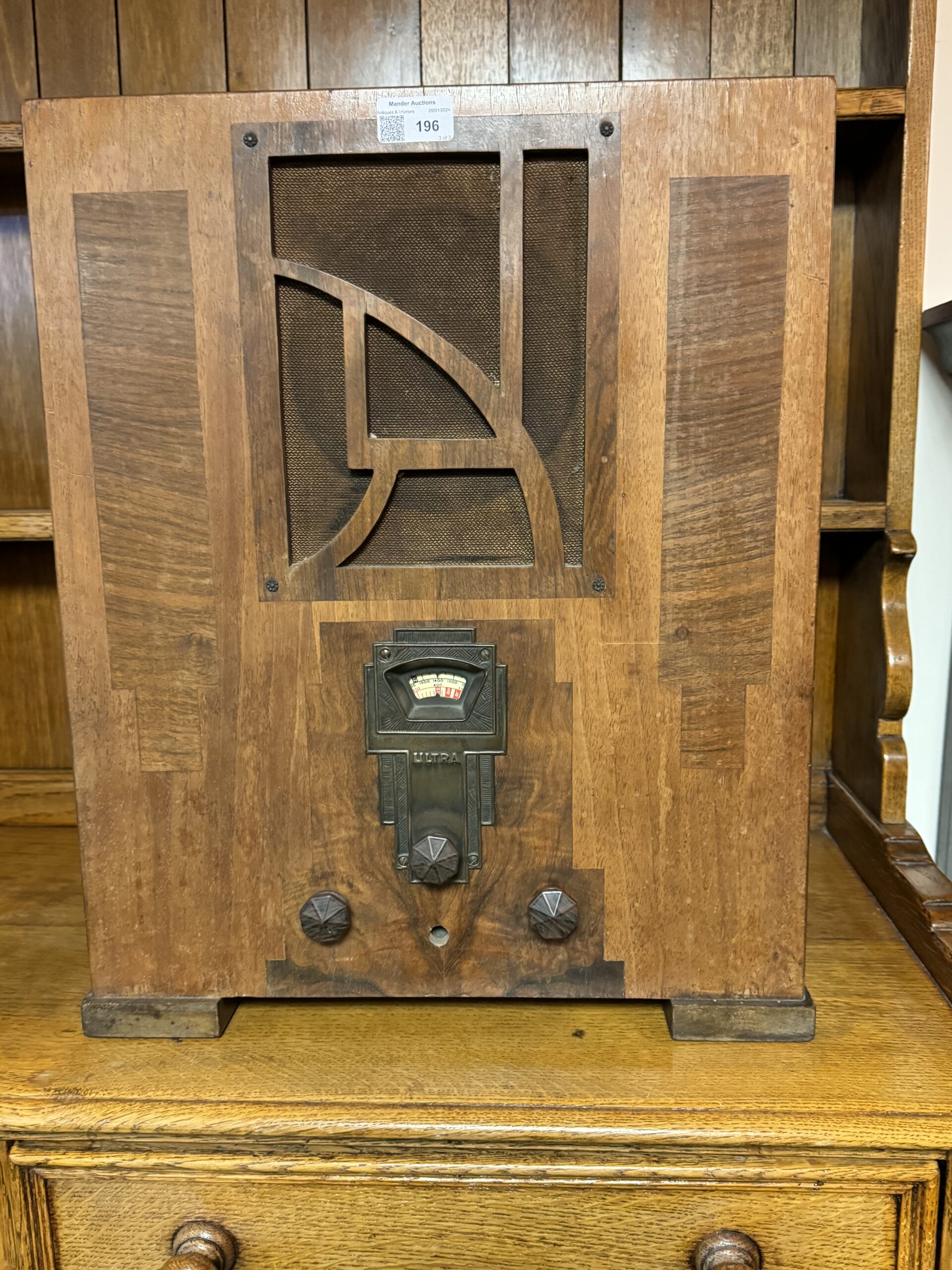 Art Deco radio, Ultra. Walnut wooden case