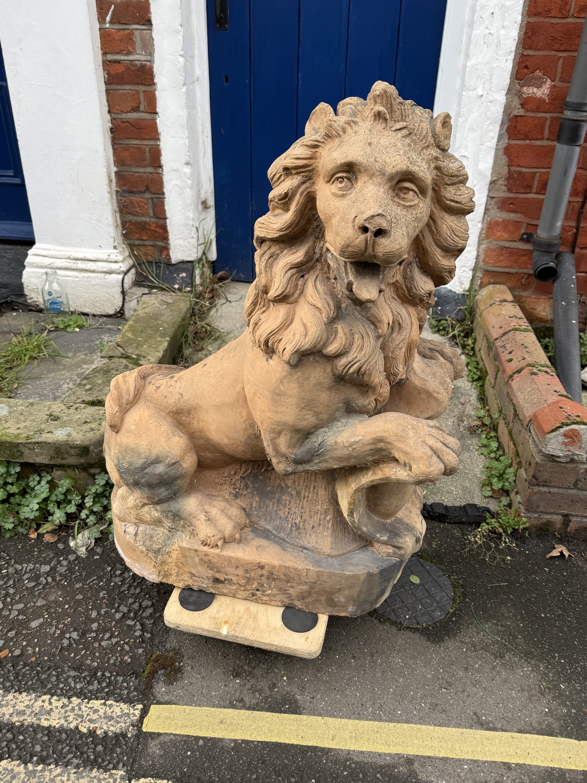Quite LARGE TERRACOTTA LION Circa 1800
